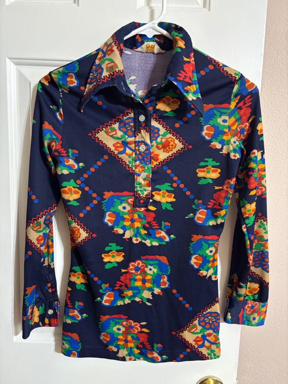Vintage 70’s 100% polyester Navy Multi-Color Floral Print Long Sleeve